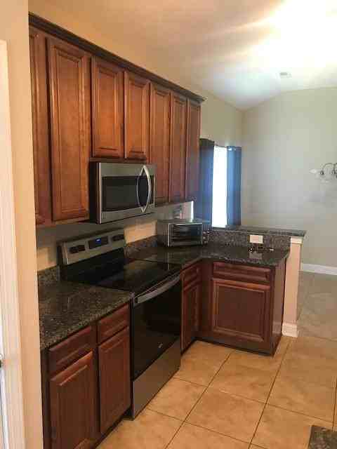 212 Camrose Way - Photo 2 of 2