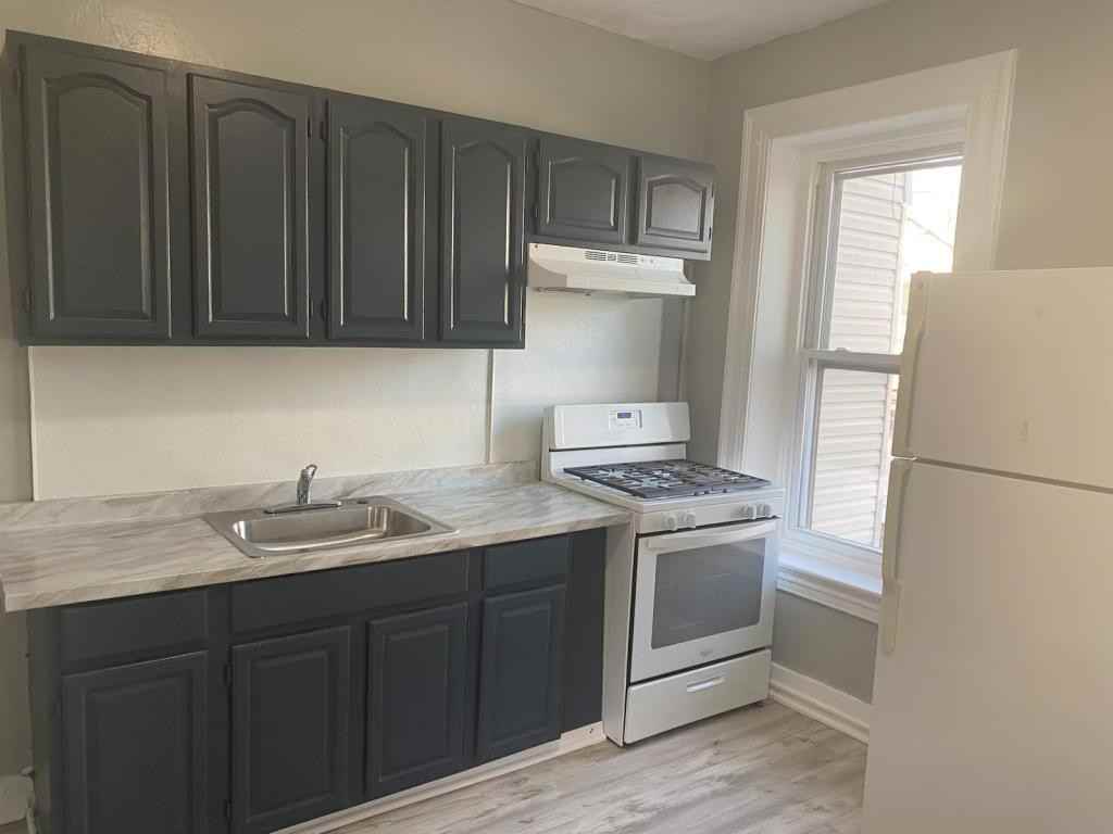 215 S 5th St - Photo 2 of 18