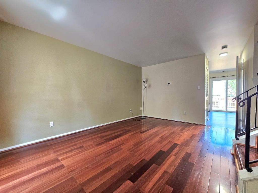 8561 Southlawn Ct - Photo 2 of 24
