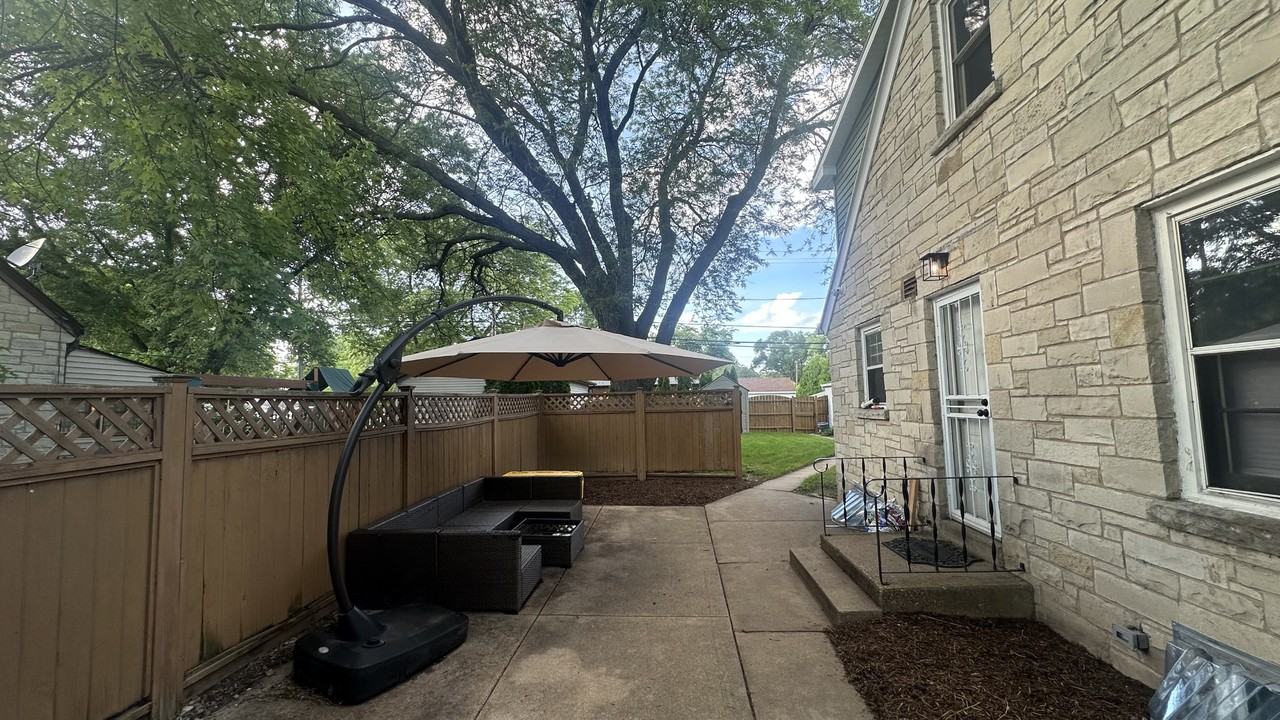 7924 W Keefe Ave #7924WKEEFE - Photo 2 of 47