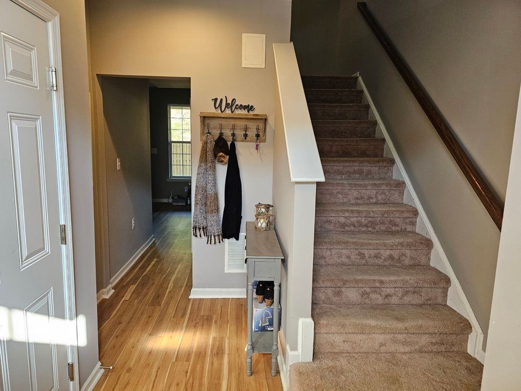 47 Landis Ct - Photo 2 of 15