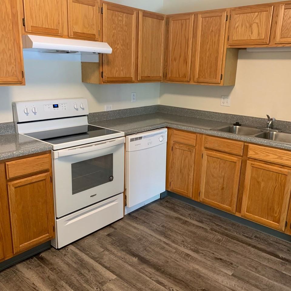 Drake Court Apartments - Photo 3 of 21