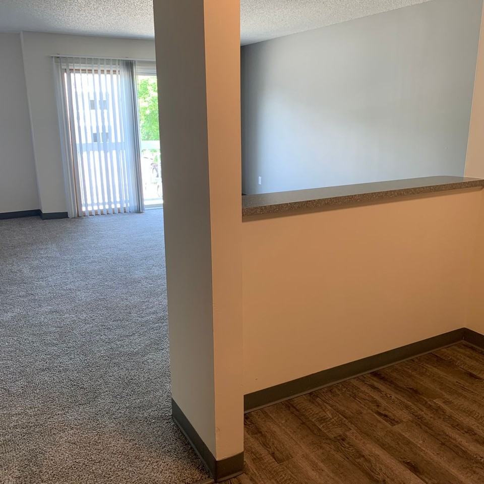 Drake Court Apartments - Photo 4 of 21