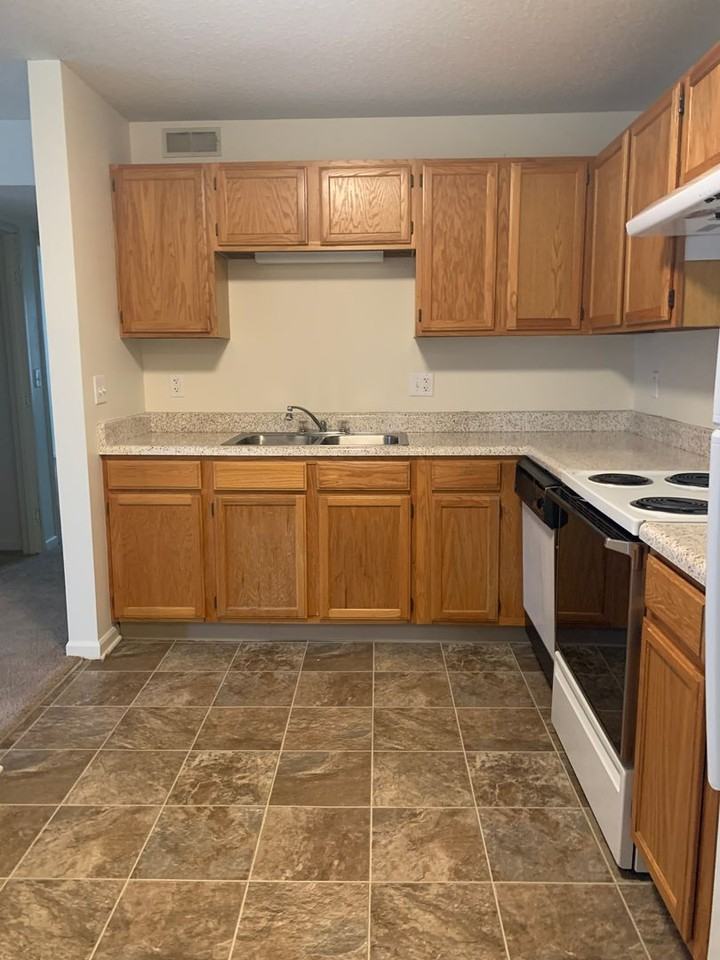 Drake Terrace Apartments - Photo 2 of 20