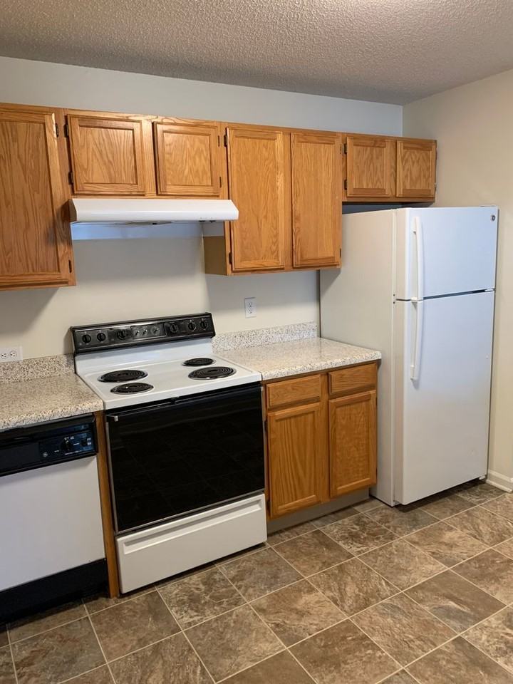 Drake Terrace Apartments - Photo 3 of 20