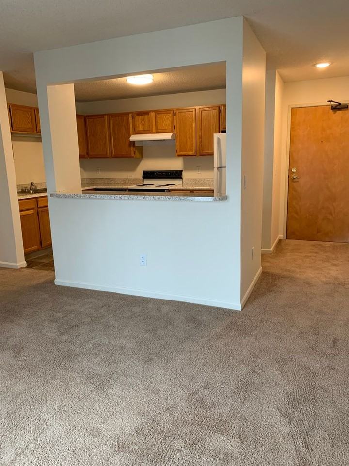 Drake Terrace Apartments - Photo 4 of 20