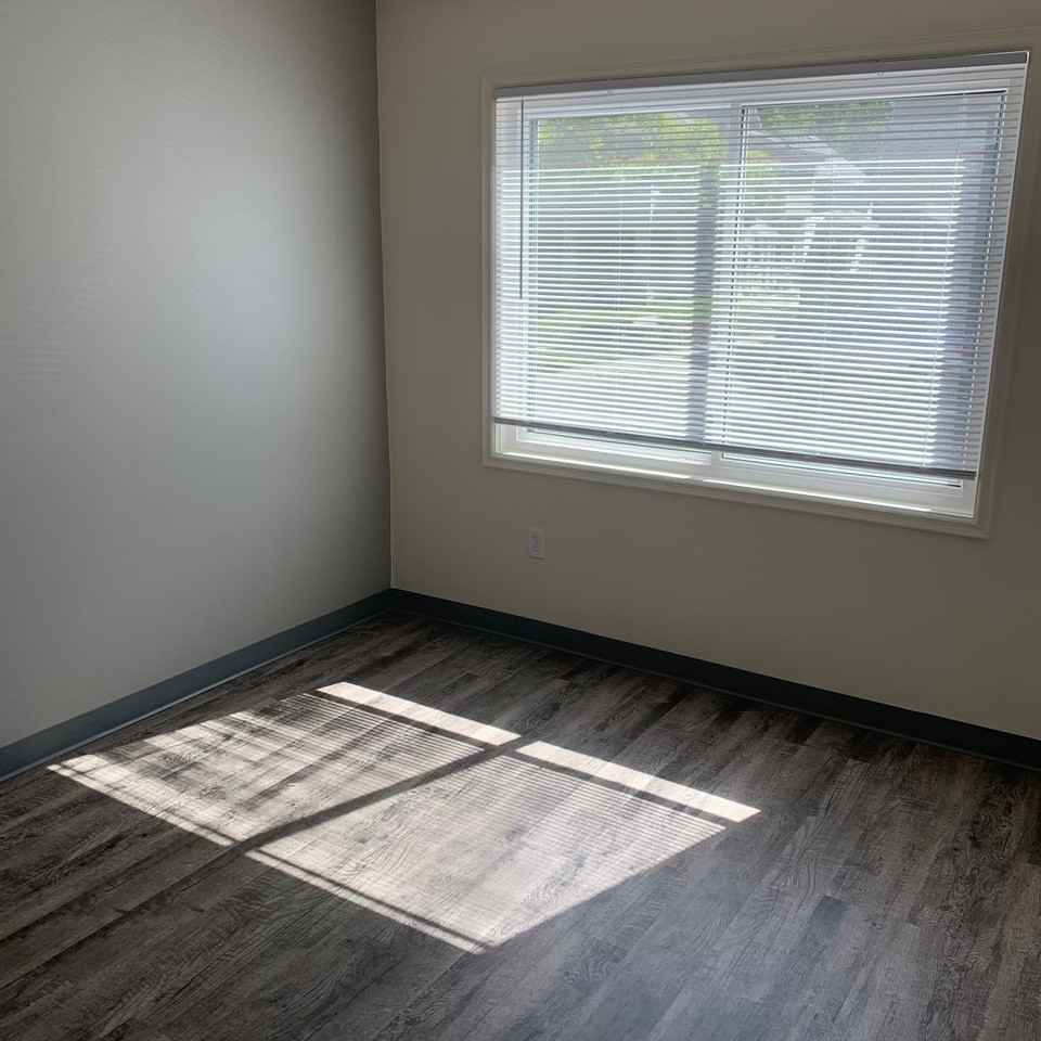 Drake Terrace Apartments - Photo 5 of 22