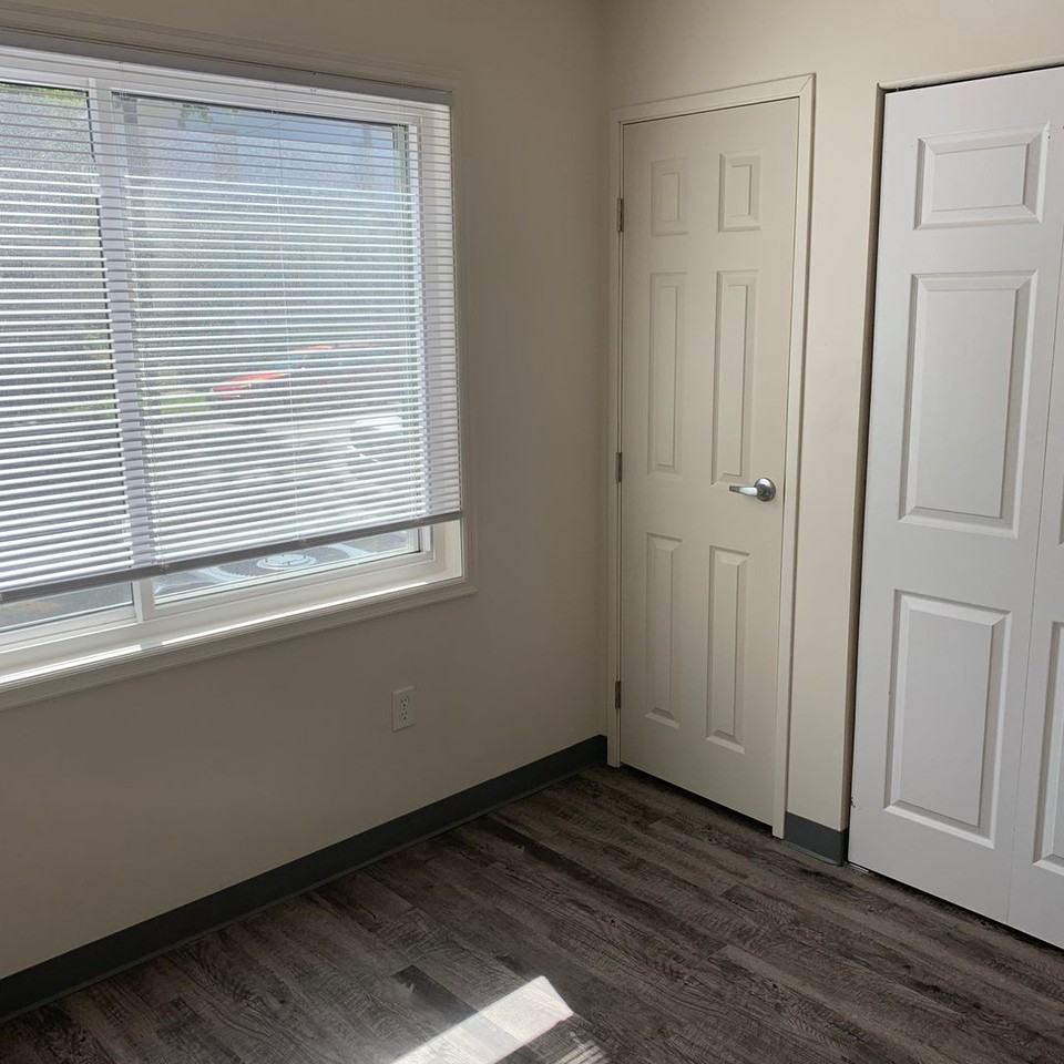 Drake Terrace Apartments - Photo 7 of 22