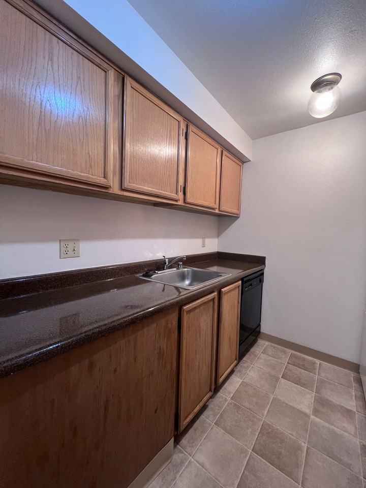 Mountain View Apartment - Photo 5 of 31