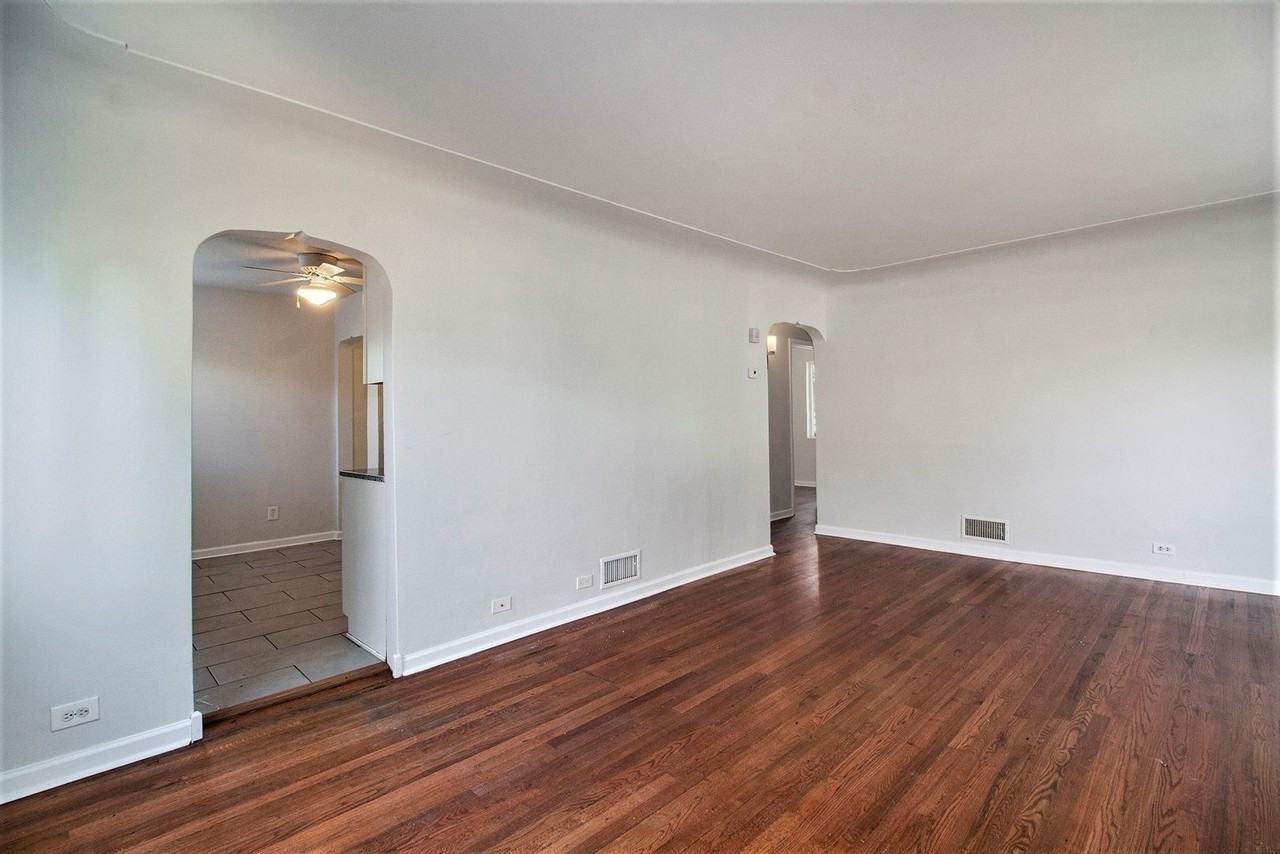 3111 S Emerson St - Photo 3 of 20