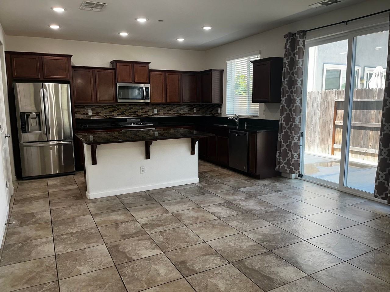 1614 Lion St - Photo 2 of 27