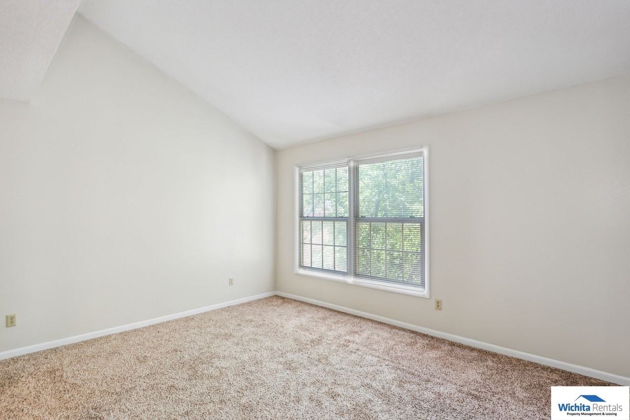 1450 S Webb Rd #320 - Photo 5 of 16