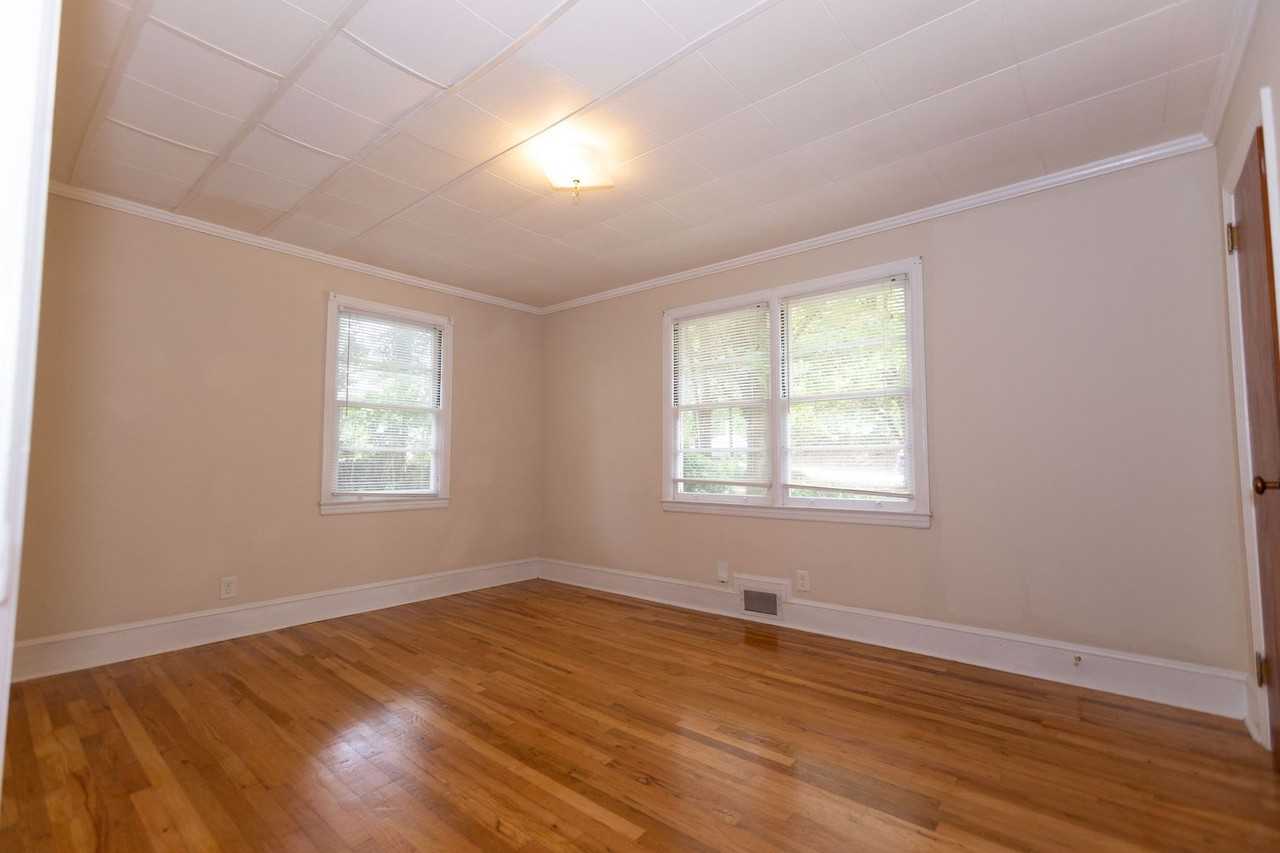 120 Park Ave - Photo 7 of 11