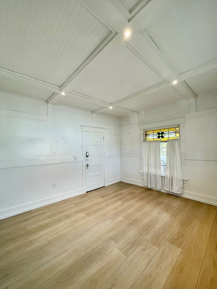 518 G Street Apartments! - Photo 3 of 19