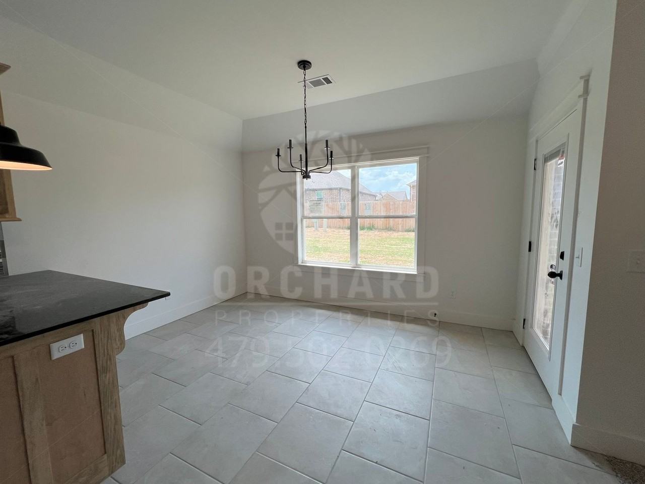 1021 Silver Birch St - Photo 7 of 18