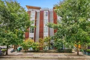 featured image of 422 11th Ave E