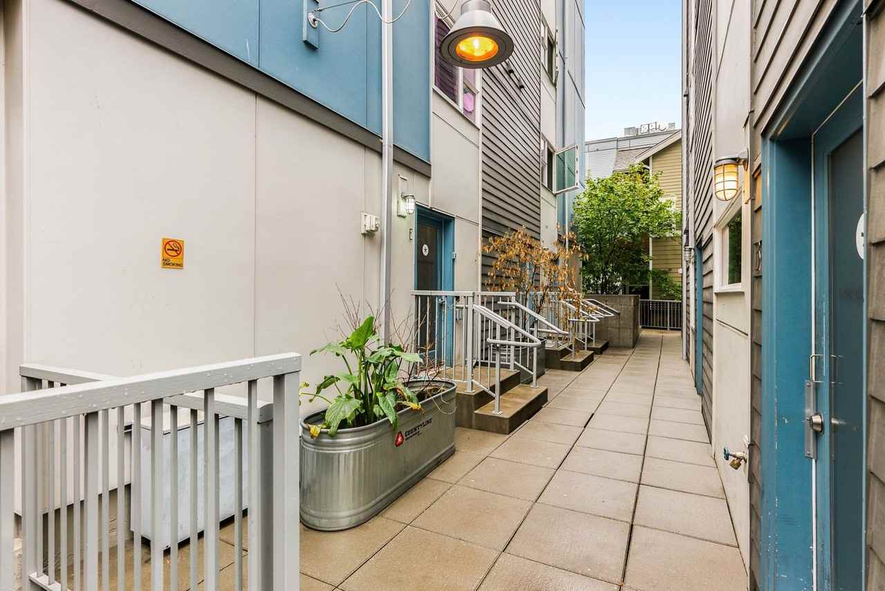 422 11th Ave - Amazing Studios! - Photo 5 of 50