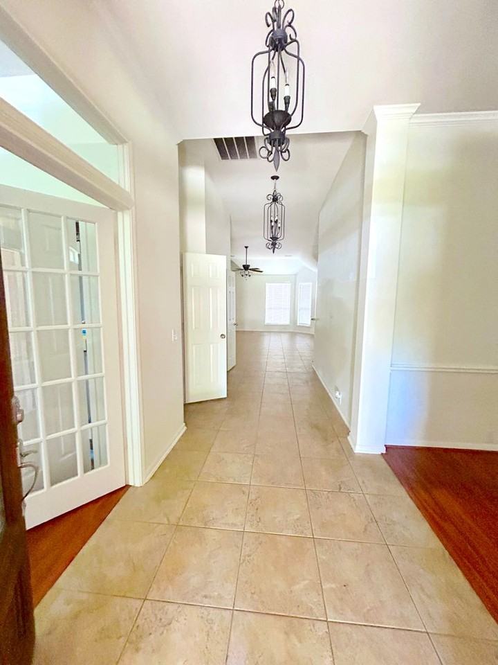 2526 Sunrise Harbor Ln - Photo 2 of 27