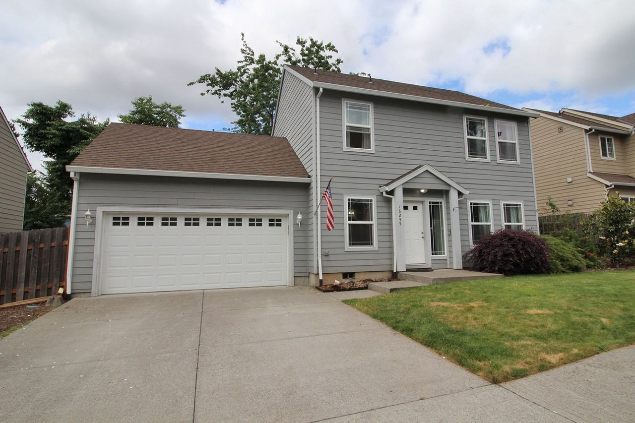 16255 Se Blooming Ln - Photo 2 of 31