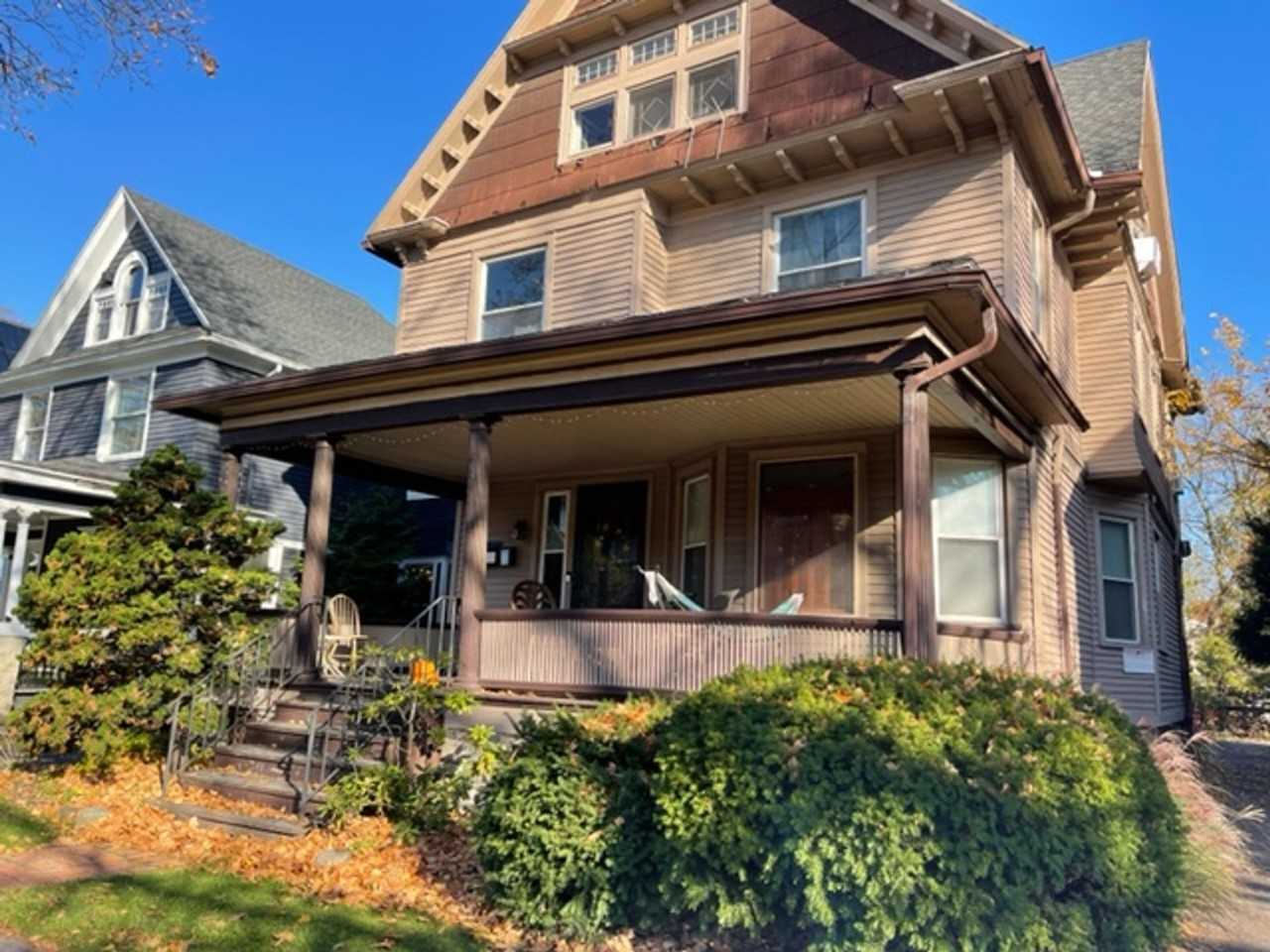 794 University Ave #1 - Photo 5 of 21