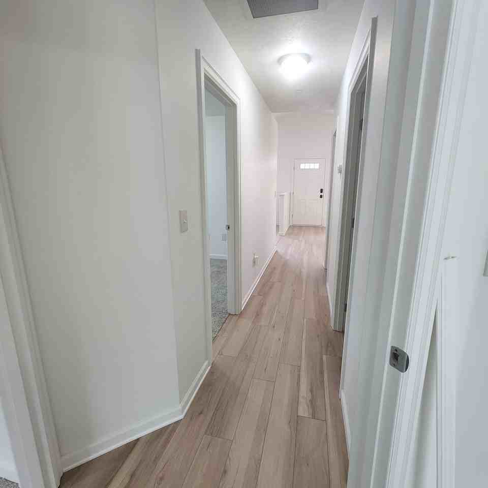 1723 Se 3rd St - Photo 6 of 12