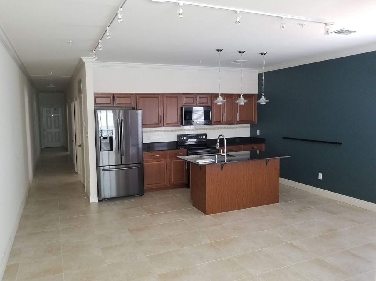 Luxury Downtown Apartments in Long Beach - Photo 3 of 3