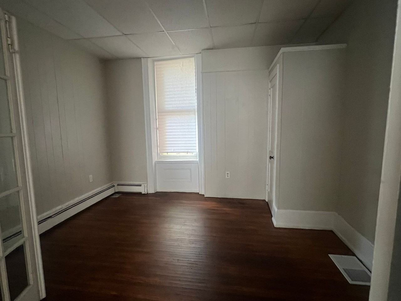 Market St E 404 - Photo 3 of 9