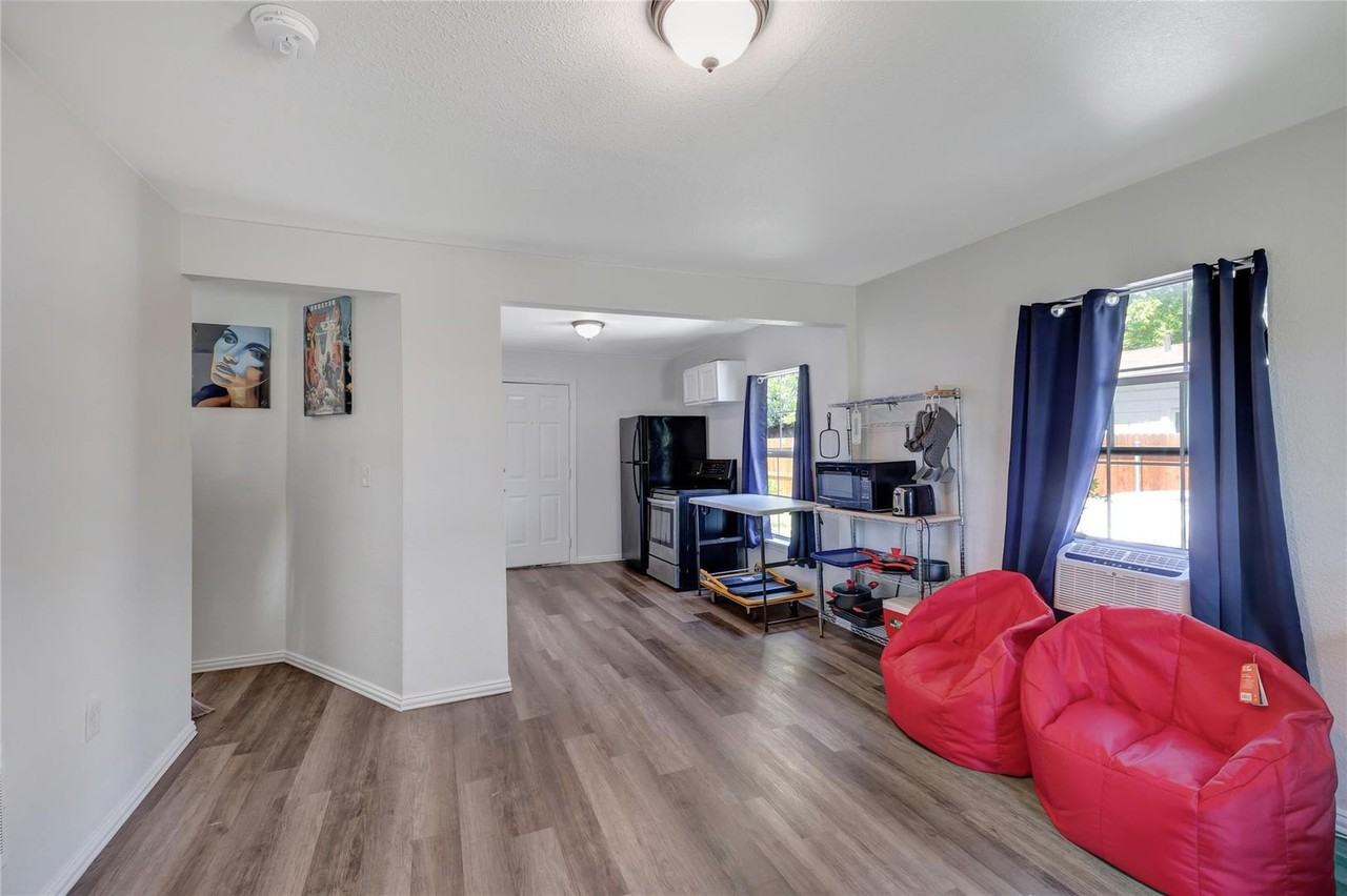 2518 Birdell St - Photo 4 of 19