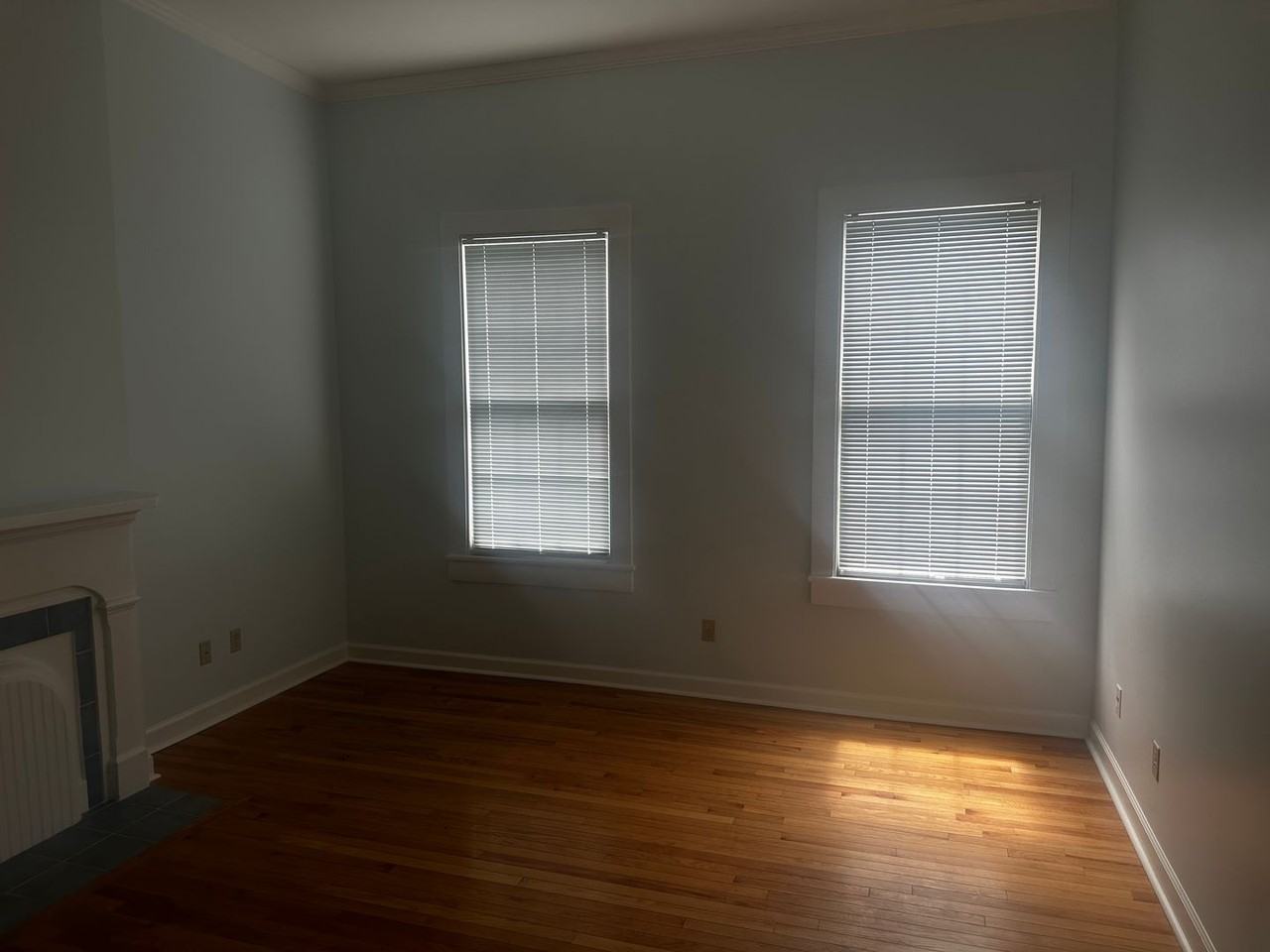 406 East Intendencia Street - Photo 7 of 11