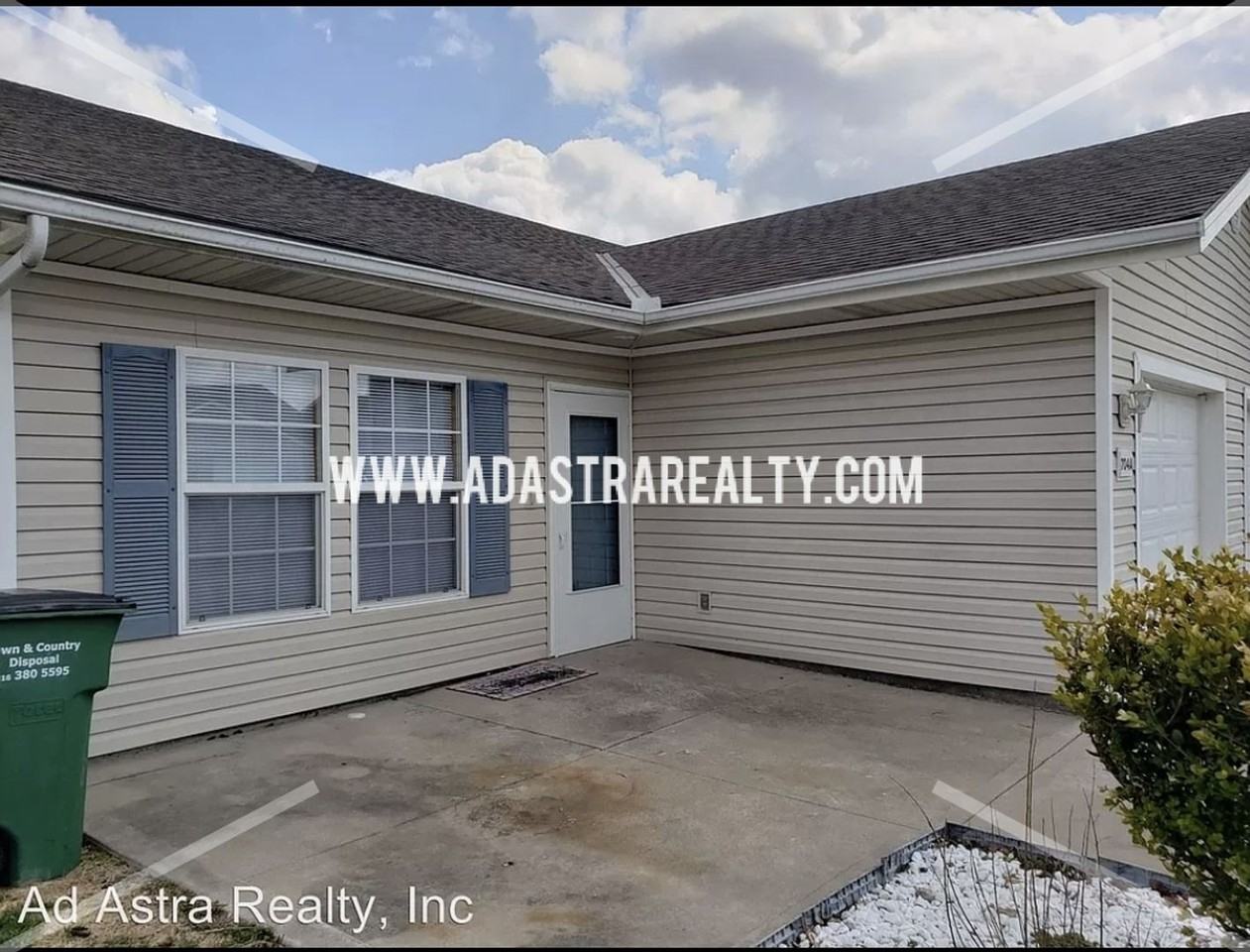 704 Meadow Ct - Photo 2 of 16