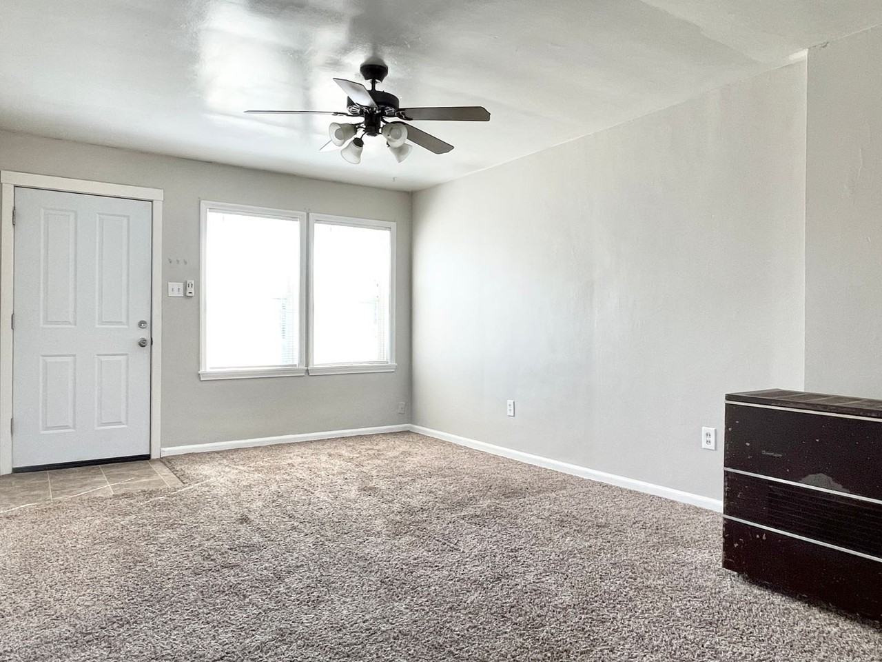 13292 S. Redwood Rd. - Photo 3 of 12