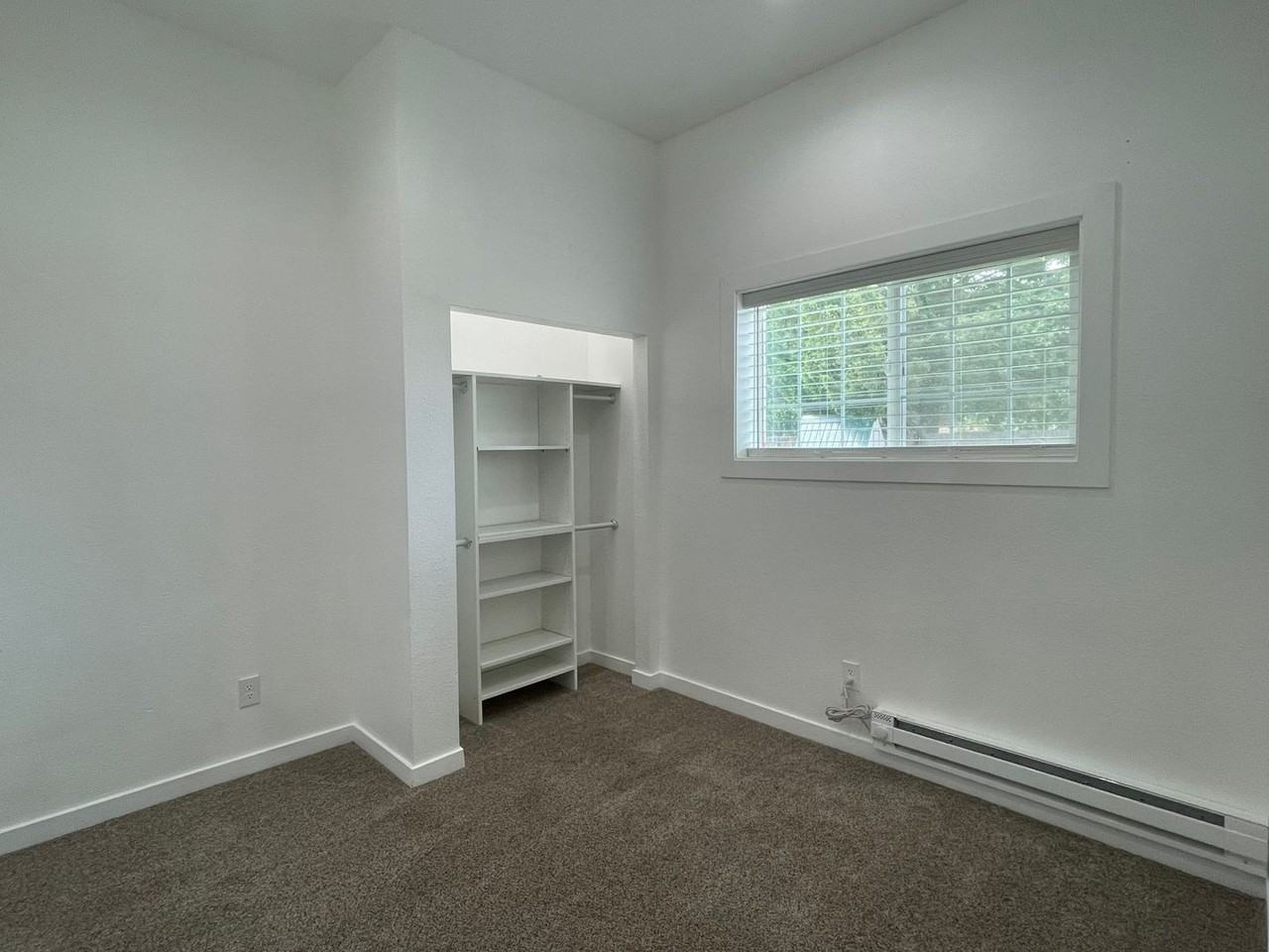 312 S Kellogg St #B - Photo 6 of 10