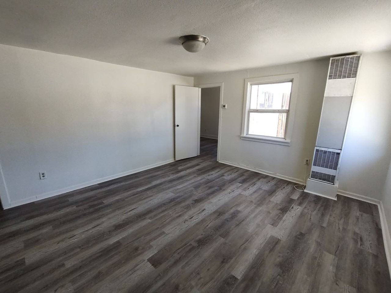 356 Division St - Photo 2 of 8