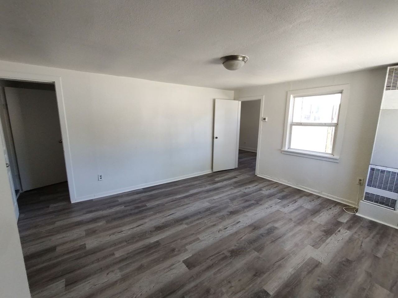 356 Division St - Photo 3 of 8