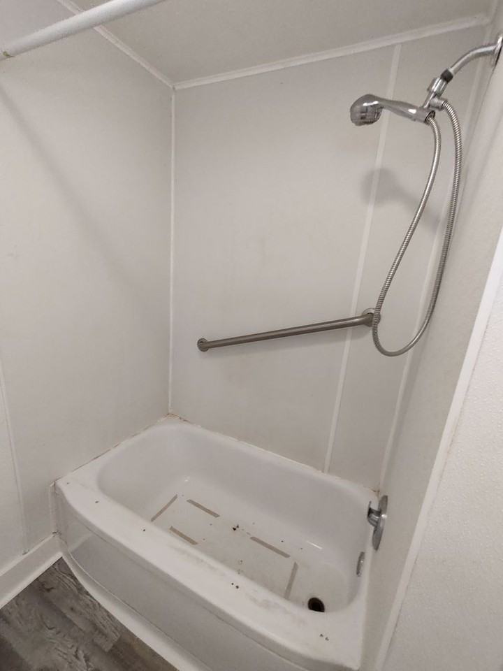 356 Division St - Photo 7 of 8