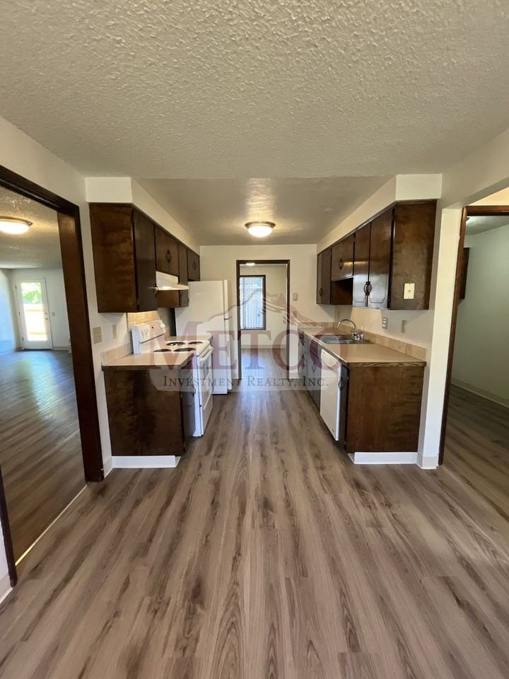 3655 Hickory Ave - Photo 2 of 20