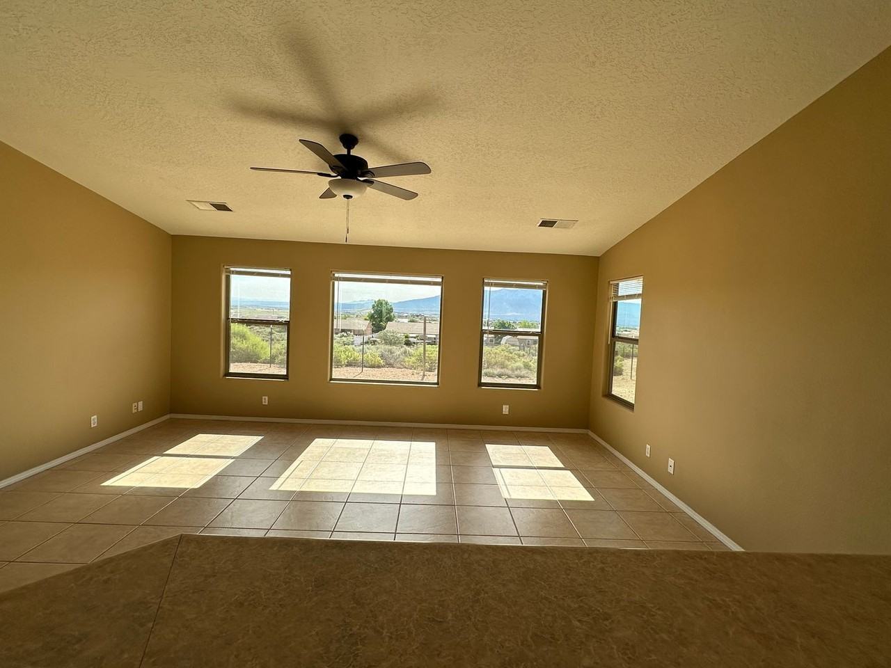 808 7th St Ne - Photo 7 of 14