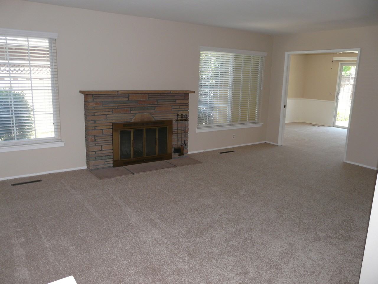 2744 Westgate Ave - Photo 2 of 12