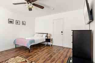 515 Landfair Ave - Photo 1 of 1