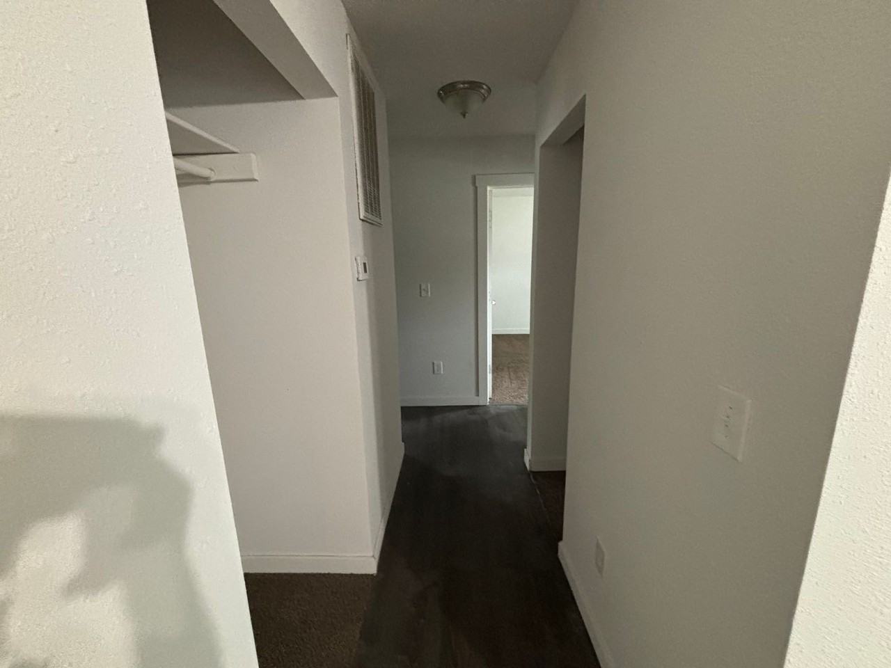 544 Se Colfax Pl - Photo 3 of 9