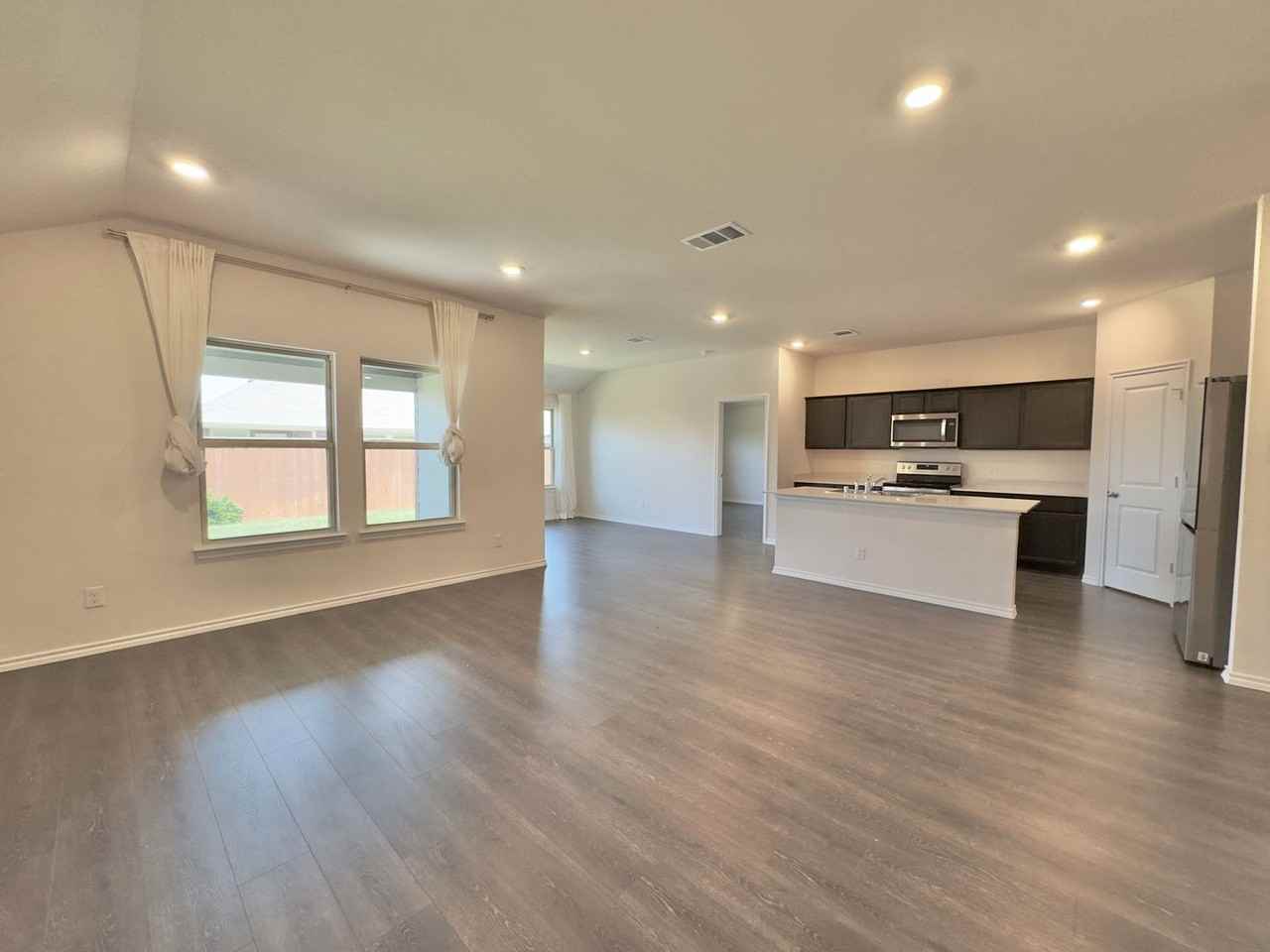 11333 Pecan Creek Dr - Photo 6 of 43