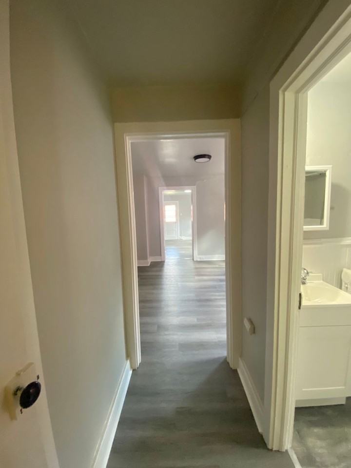 339-341  N Mulberry St - Photo 3 of 10