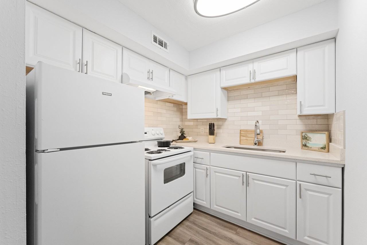 Post Street Apartments - Photo 3 of 10