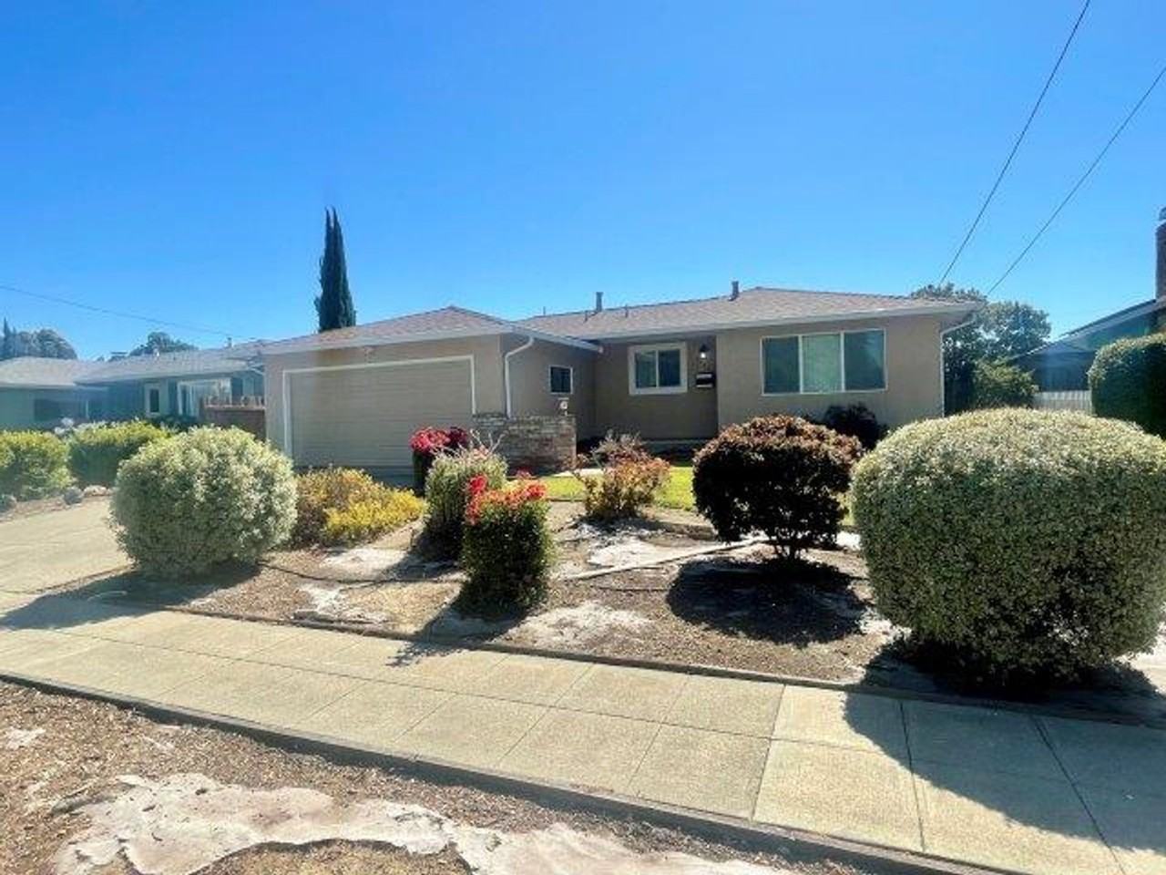 41303 Malcolmson St - Photo 2 of 32