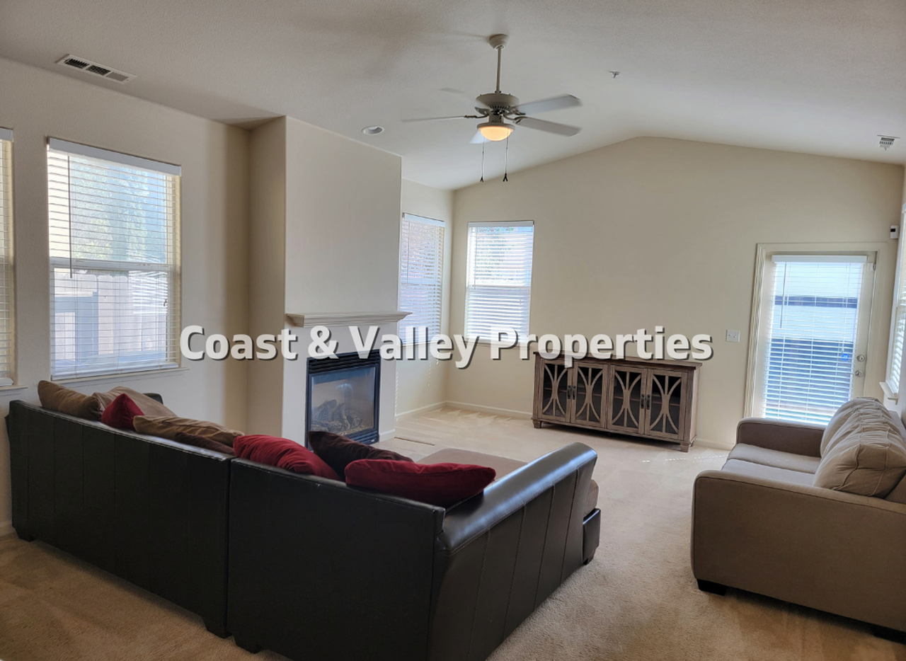 314 Wilson Cir - Photo 2 of 13