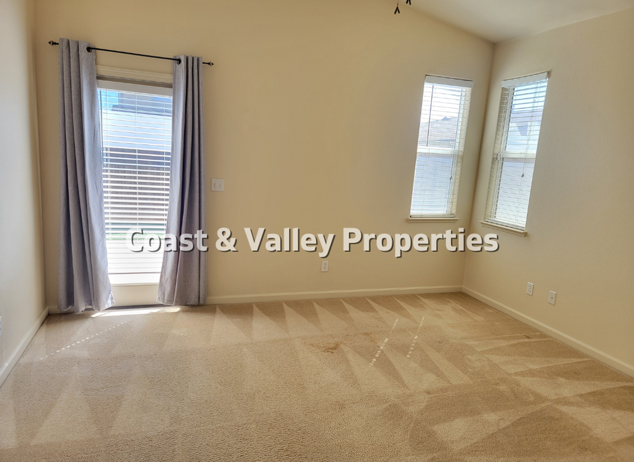 314 Wilson Cir - Photo 4 of 13