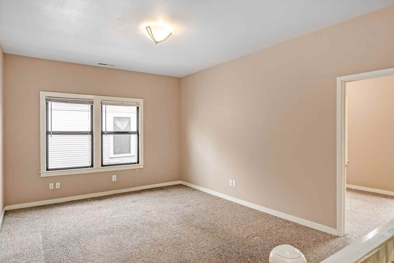 1336 1/2 Park Ave - Photo 3 of 22