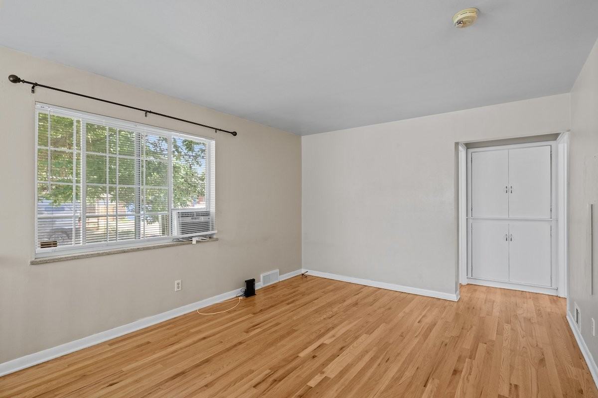 1393 S Grant St - Photo 6 of 23