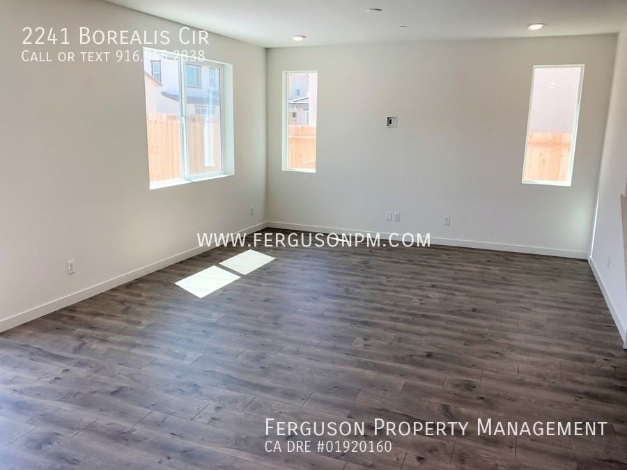 2241 Borealis Cir - Photo 3 of 11