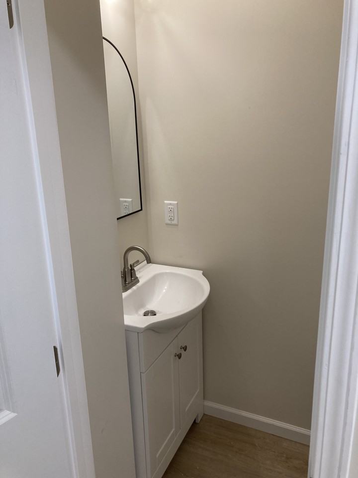 7 Ne 14th St #7NE14 - Photo 3 of 15